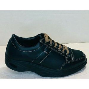 CHUNG SHI SHOES size 9 MENS  fast shipping...